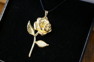 Pendentif rose 2